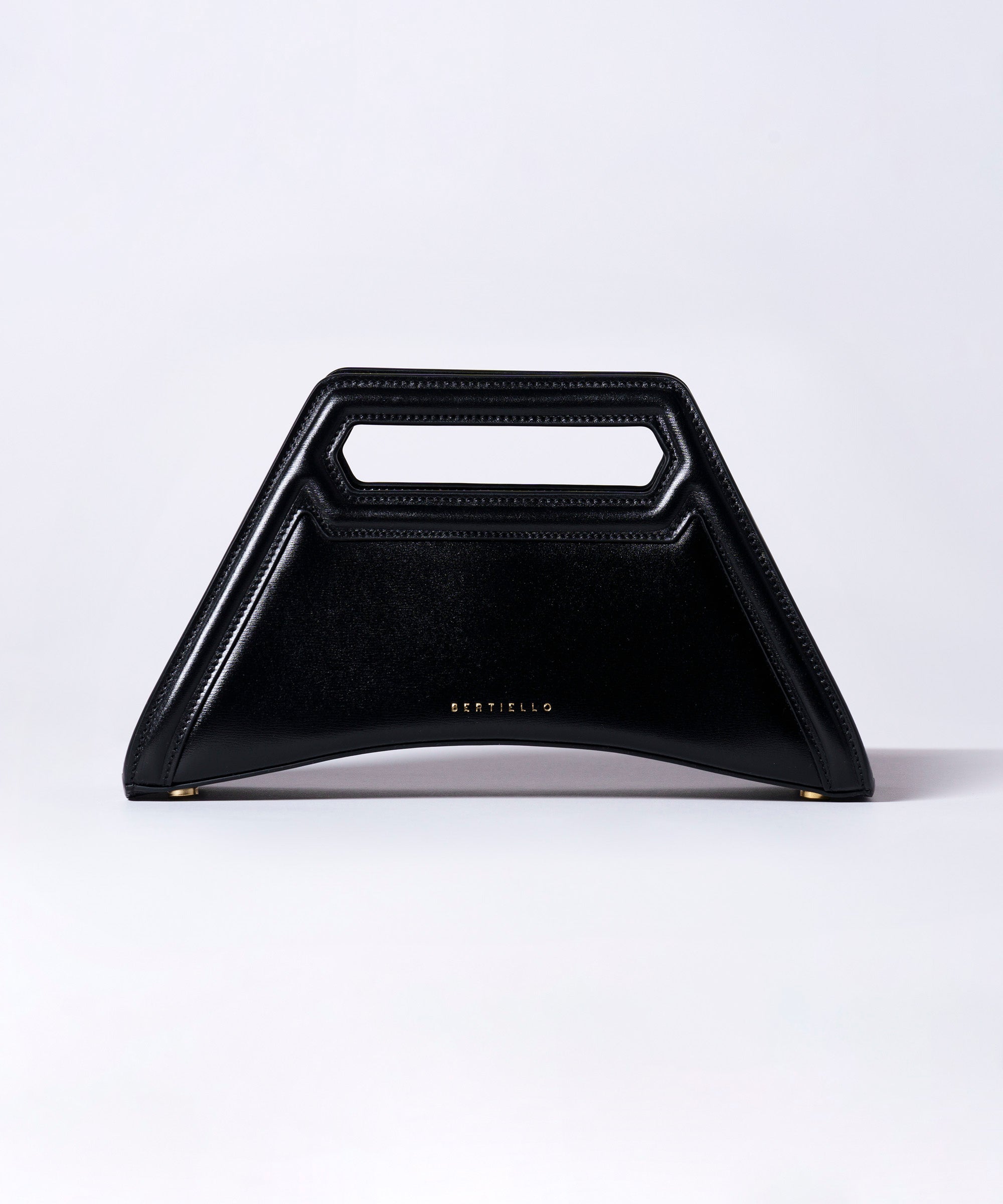Bertiello Alcala Handbag Black. Front view. 100% Leather. Made in Italy.