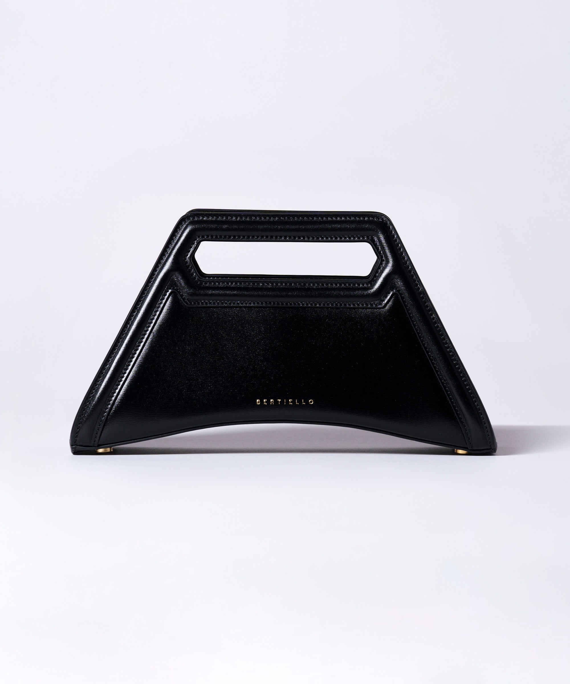 Bertiello Alcala Handbag Black. Front view. 100% Leather. Made in Italy. 